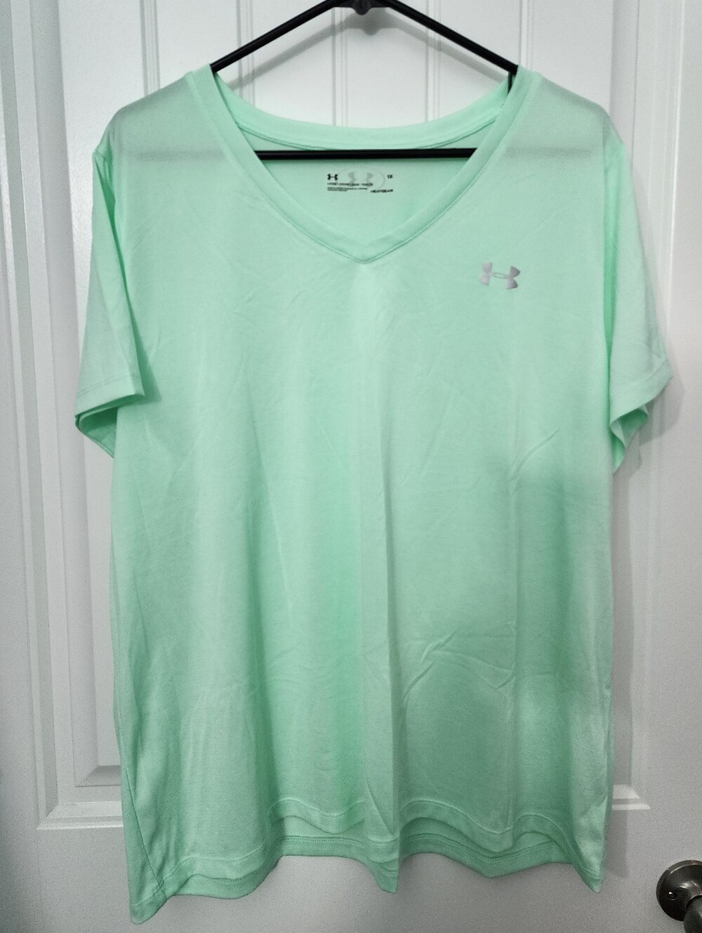Under Armour Women's Tech Mint V-Neck Performance Tee, Size 1X